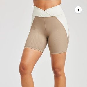 Year of Ours Women's V Waist Ribbed Studio Biker Shorts Caribou Bone Size Medium
